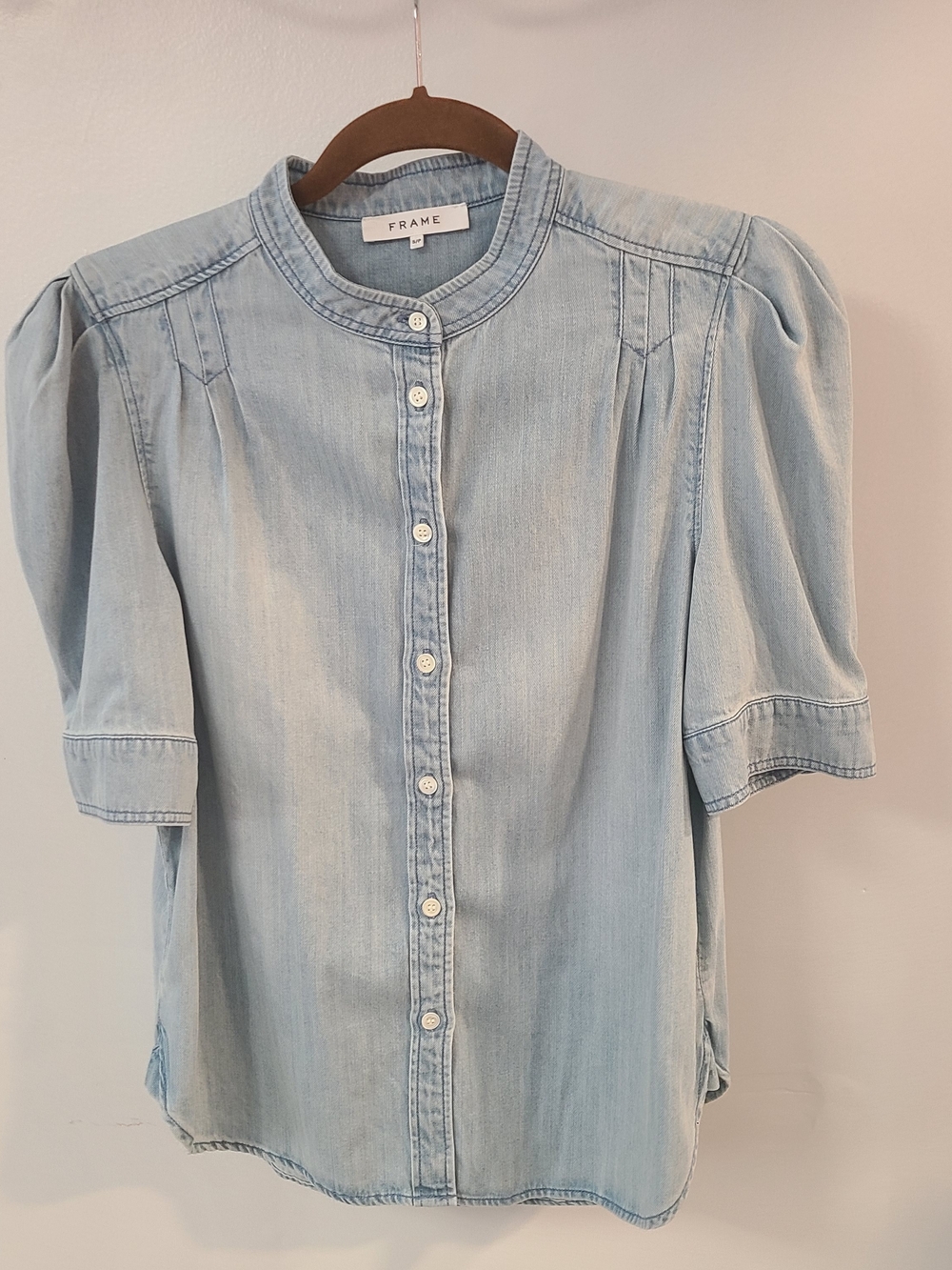Frame Denim Pale Blue Denim Button-Up Puff Sleeve Top